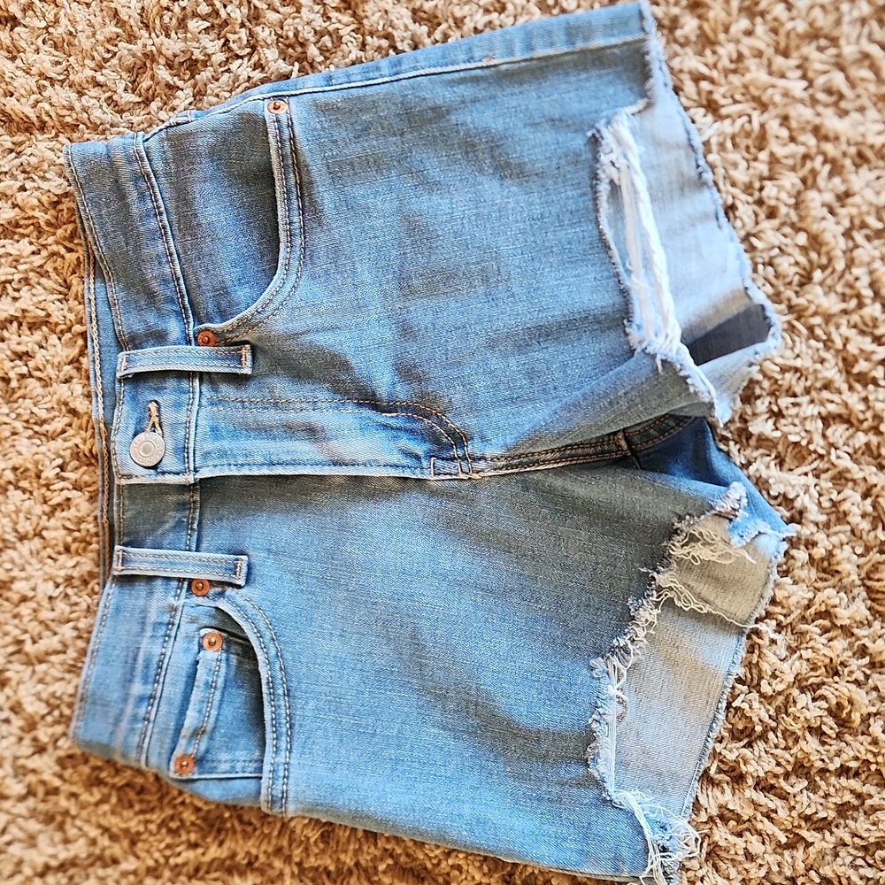 Levis's lightweight distressed jean shorts womans size 25